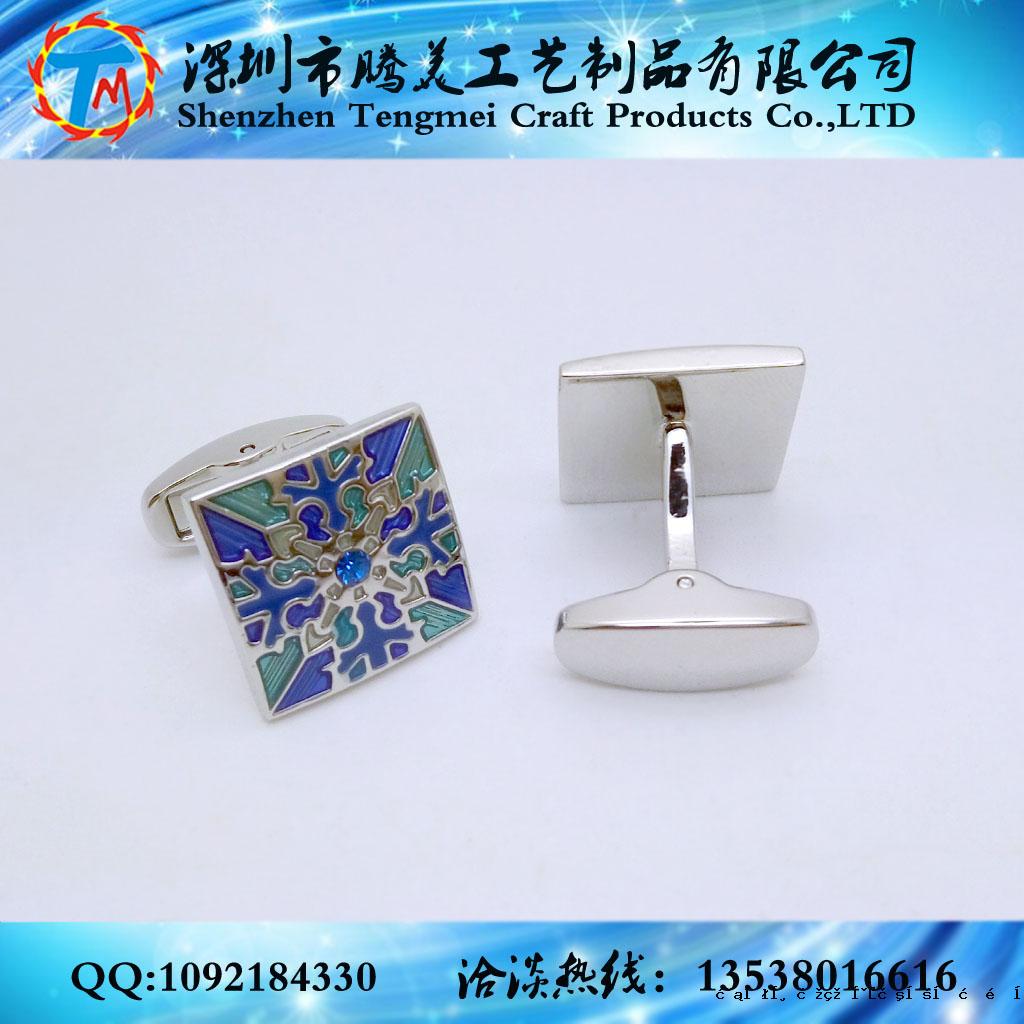 花绞入色袖扣